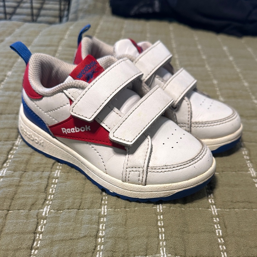 Toddler Reebok classics sz 9